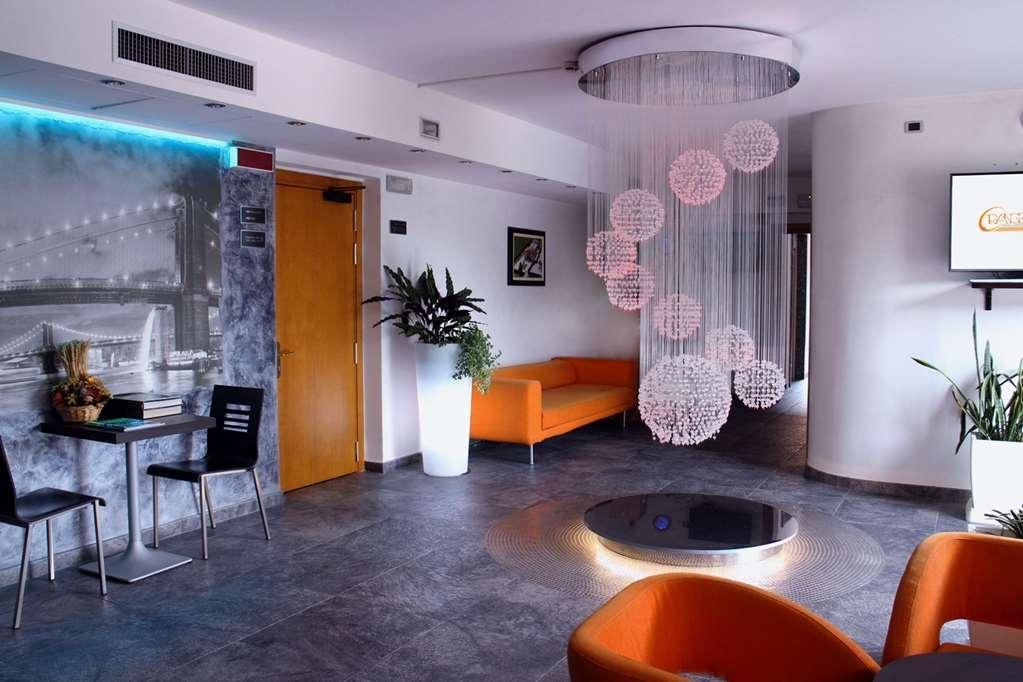 Orange Motel Vergiate Restaurant photo